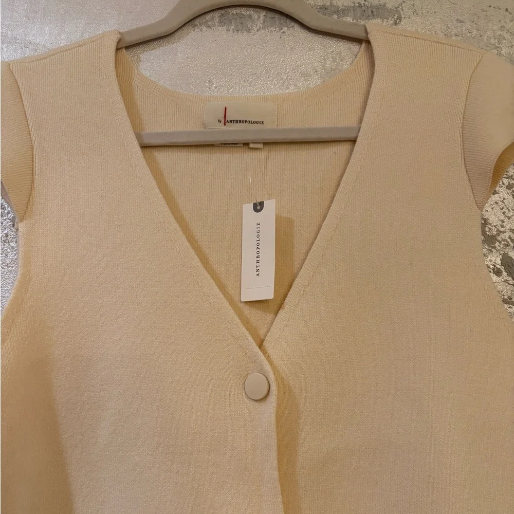 Anthropology Sleeveless Buttoned Vest Top - Picture 2 of 6